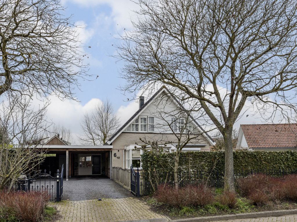 Courteniusstraat 6, HELLEVOETSLUIS