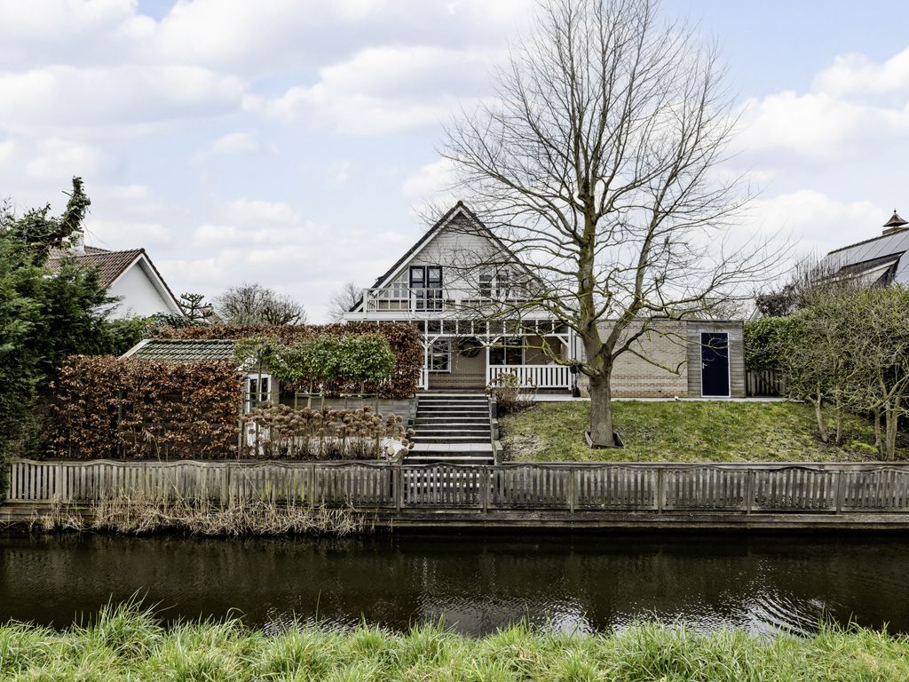 Courteniusstraat 6, HELLEVOETSLUIS