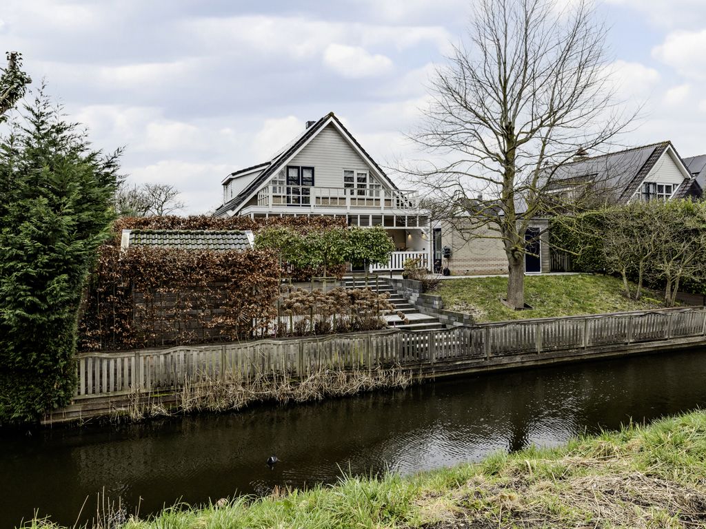 Courteniusstraat 6, HELLEVOETSLUIS