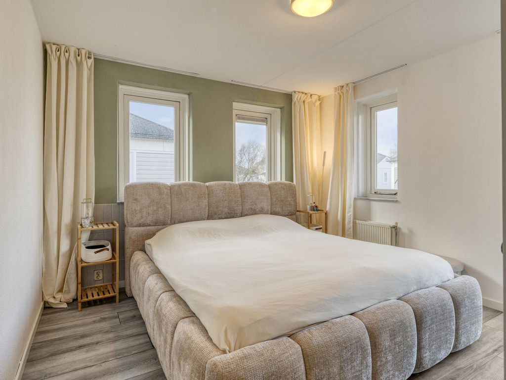 Nieuwe Zeedijk 1K308, HELLEVOETSLUIS