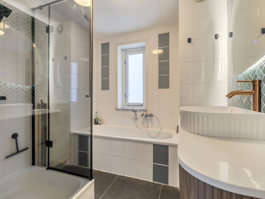 Nieuwe Zeedijk 1K308, HELLEVOETSLUIS