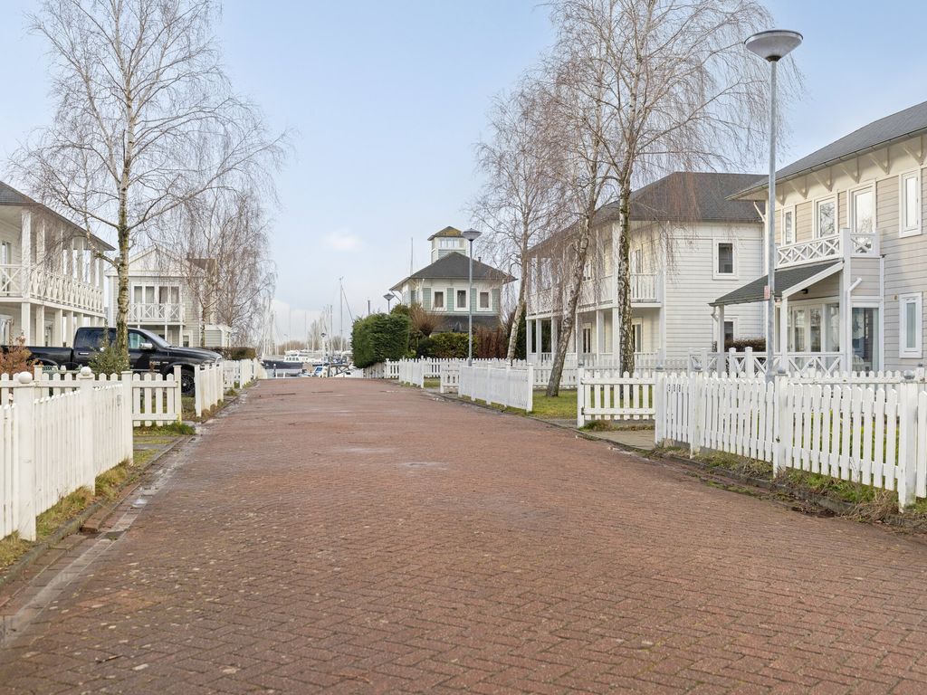 Nieuwe Zeedijk 1K308, HELLEVOETSLUIS