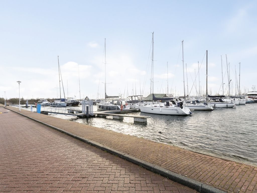 Nieuwe Zeedijk 1K308, HELLEVOETSLUIS