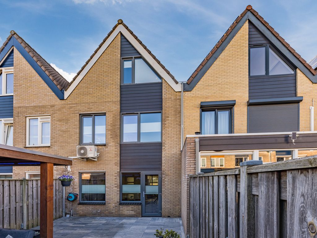 Strandgaper 13, HELLEVOETSLUIS