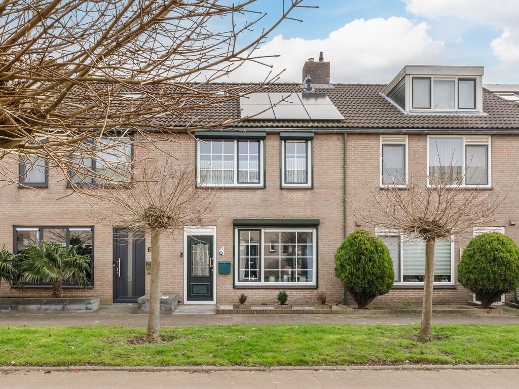 Komeet 23, HELLEVOETSLUIS