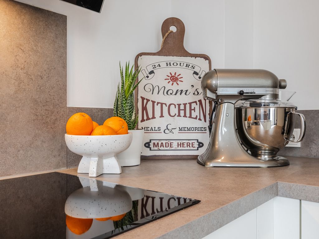 Komeet 23, HELLEVOETSLUIS