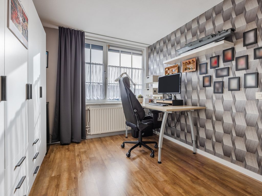 Komeet 23, HELLEVOETSLUIS