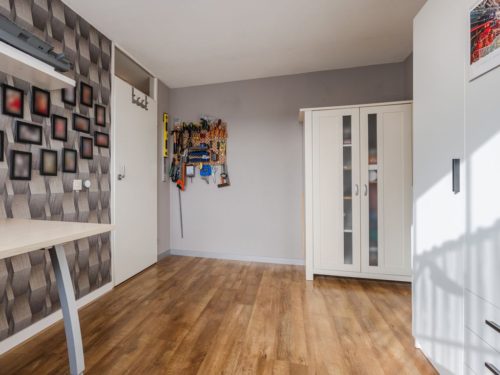 Komeet 23, HELLEVOETSLUIS