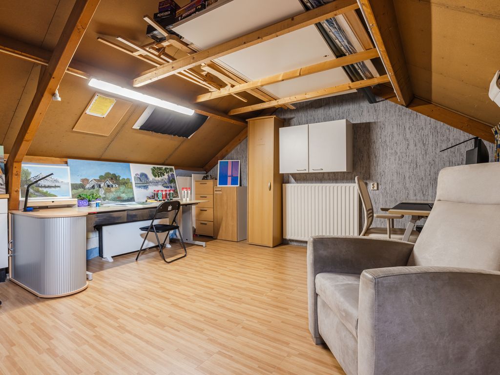 Komeet 23, HELLEVOETSLUIS