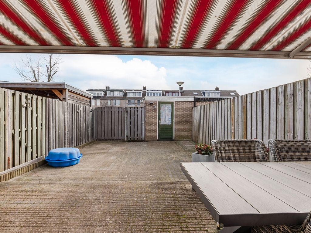 Komeet 23, HELLEVOETSLUIS