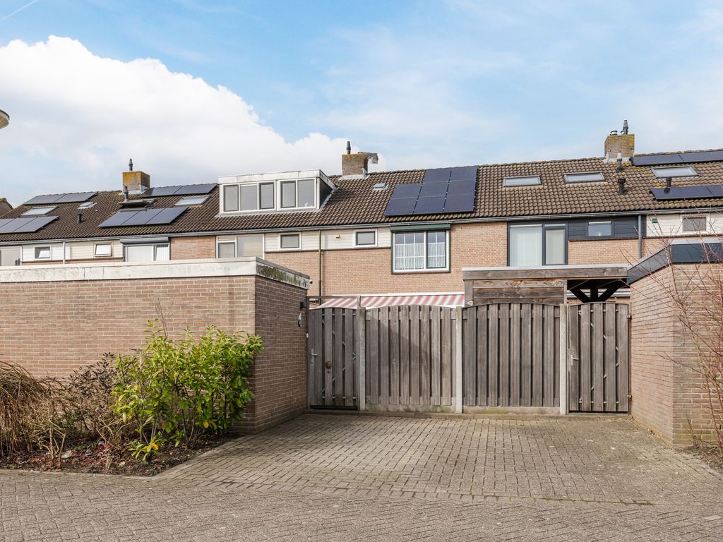 Komeet 23, HELLEVOETSLUIS