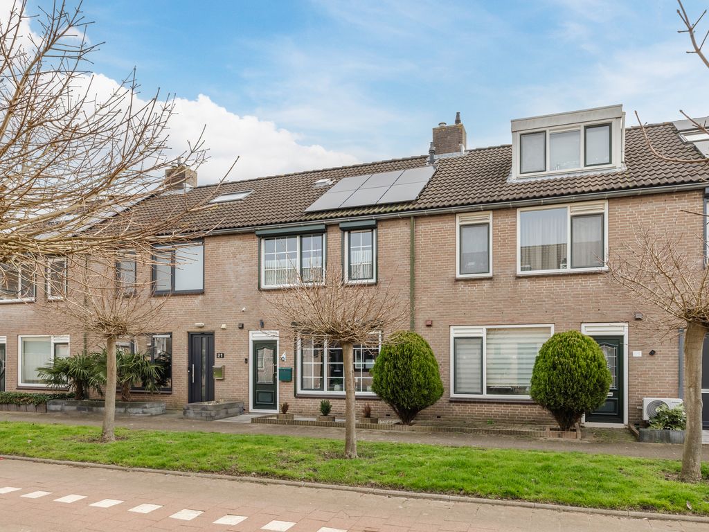 Komeet 23, HELLEVOETSLUIS