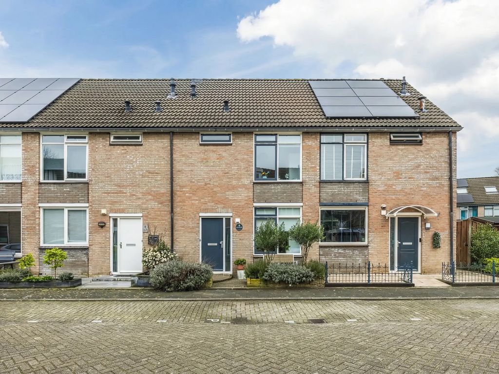 Hermelijn 13, HELLEVOETSLUIS