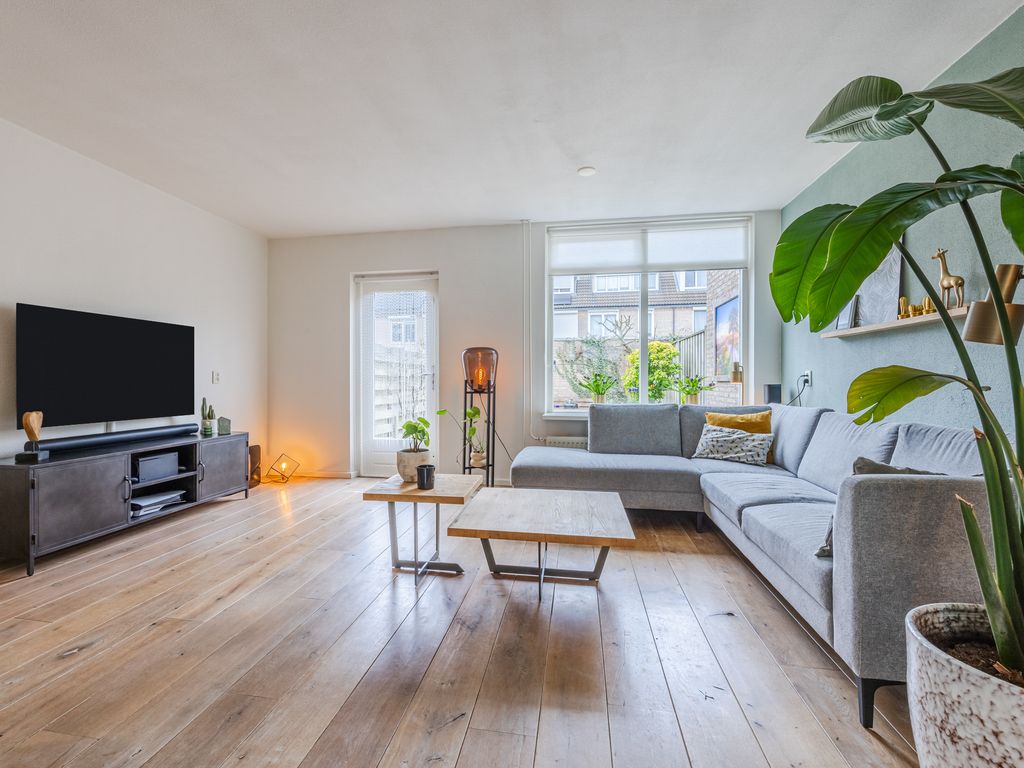 Hermelijn 13, HELLEVOETSLUIS