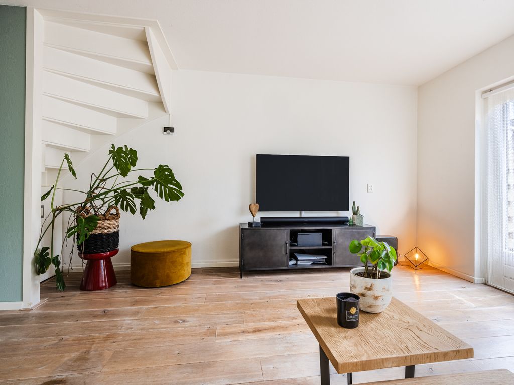 Hermelijn 13, HELLEVOETSLUIS