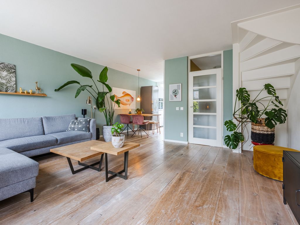 Hermelijn 13, HELLEVOETSLUIS