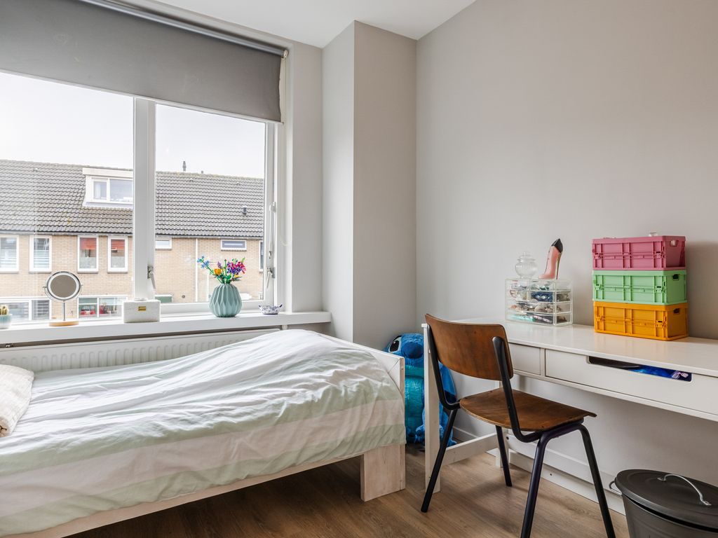 Hermelijn 13, HELLEVOETSLUIS