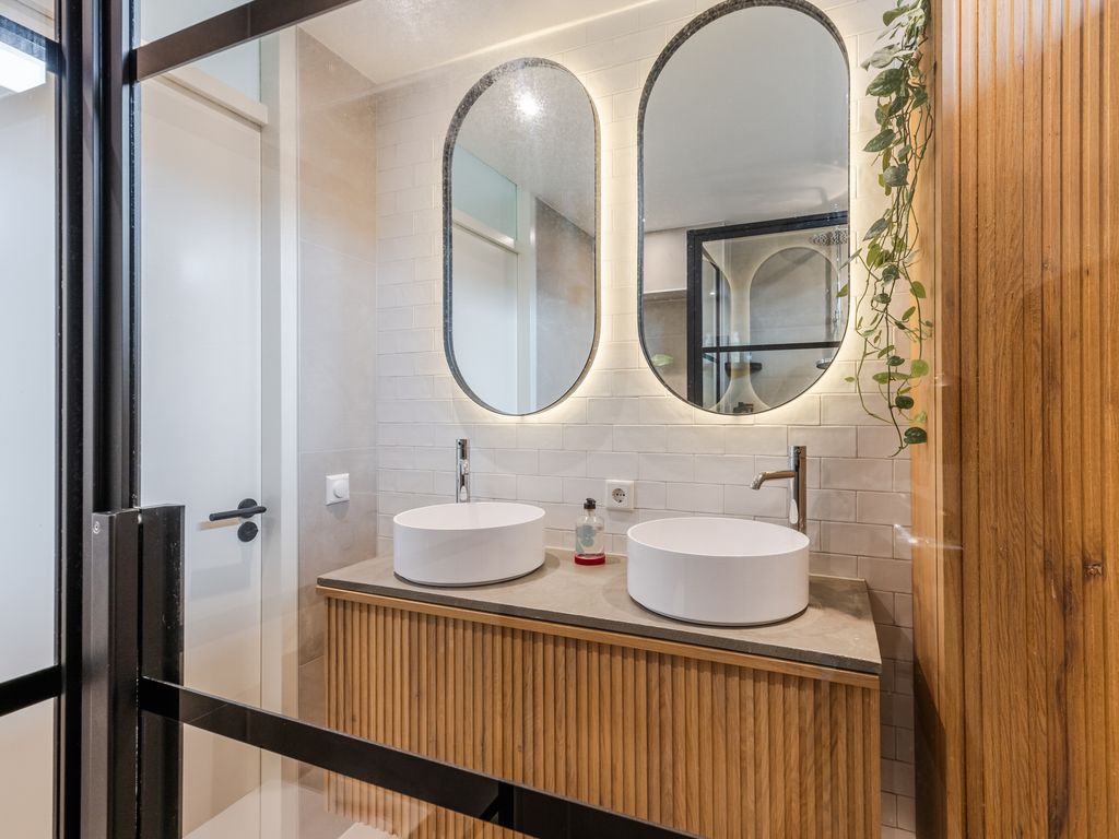 Hermelijn 13, HELLEVOETSLUIS