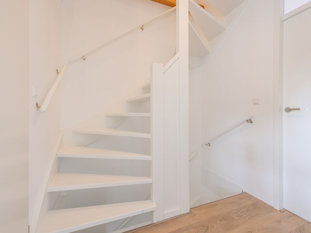 Hermelijn 13, HELLEVOETSLUIS