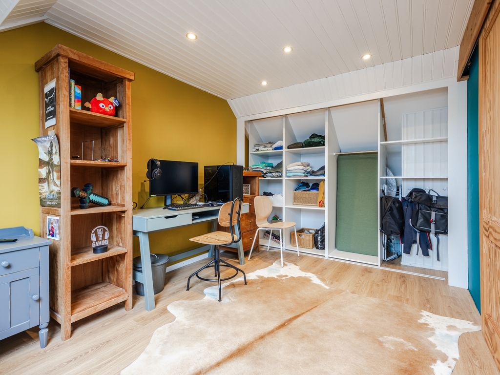 Hermelijn 13, HELLEVOETSLUIS