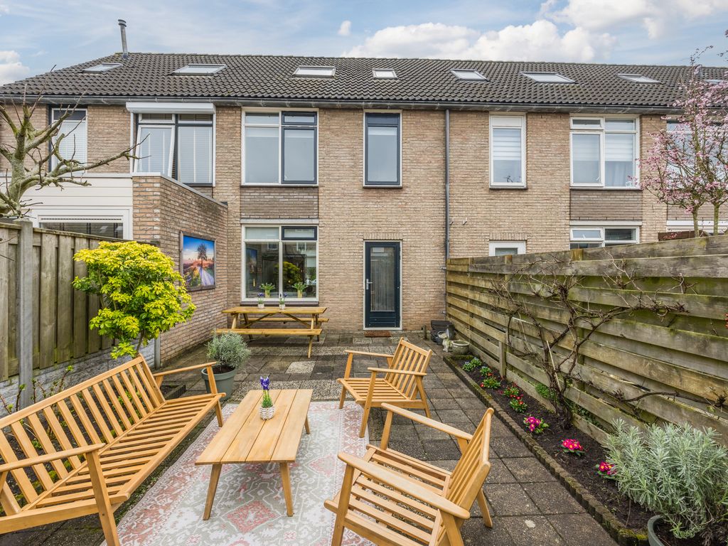 Hermelijn 13, HELLEVOETSLUIS