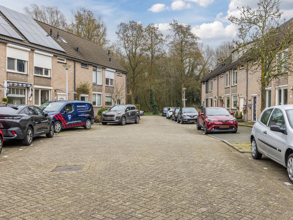 Hermelijn 13, HELLEVOETSLUIS