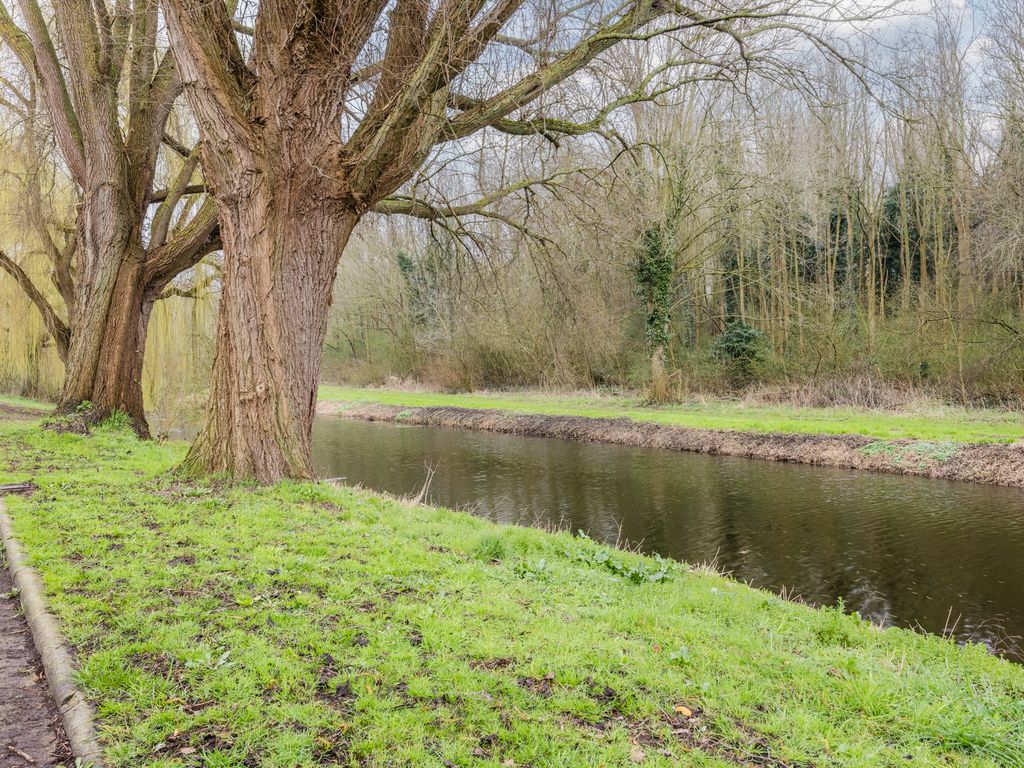 Hermelijn 13, HELLEVOETSLUIS