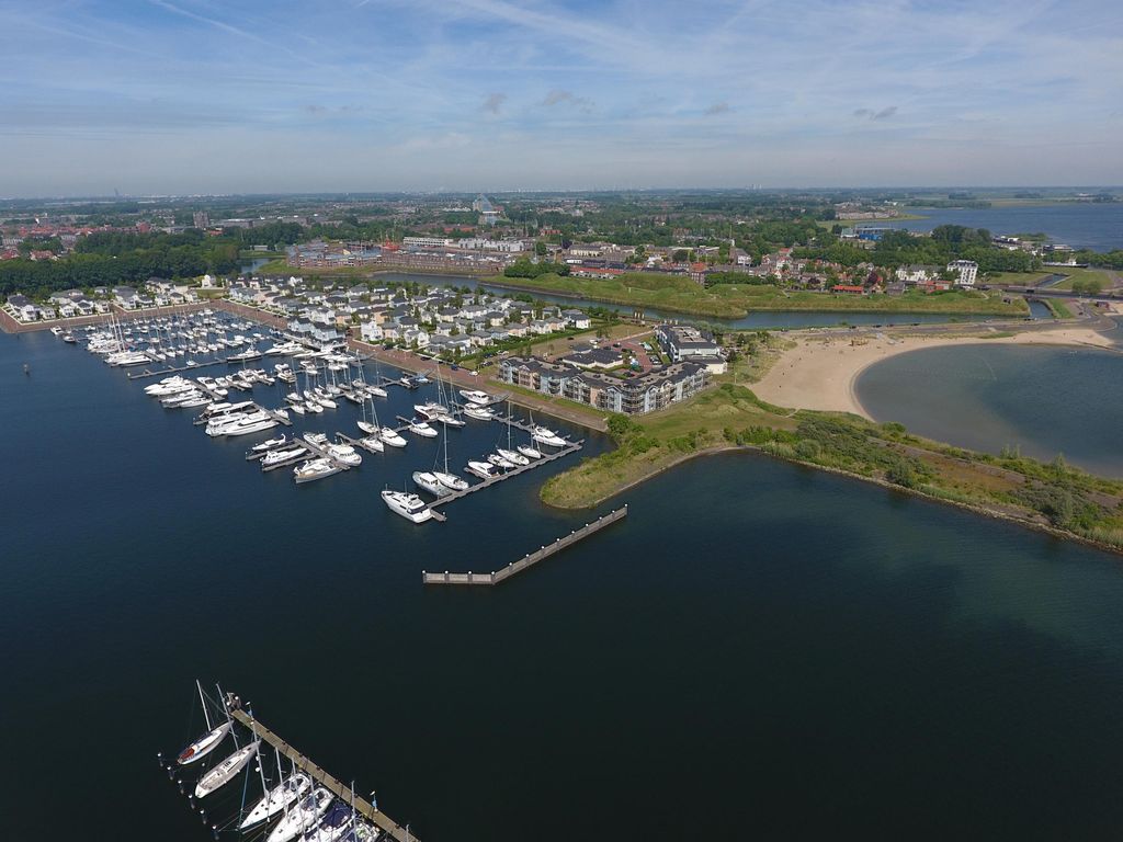 Nieuwe Zeedijk 1K306, HELLEVOETSLUIS