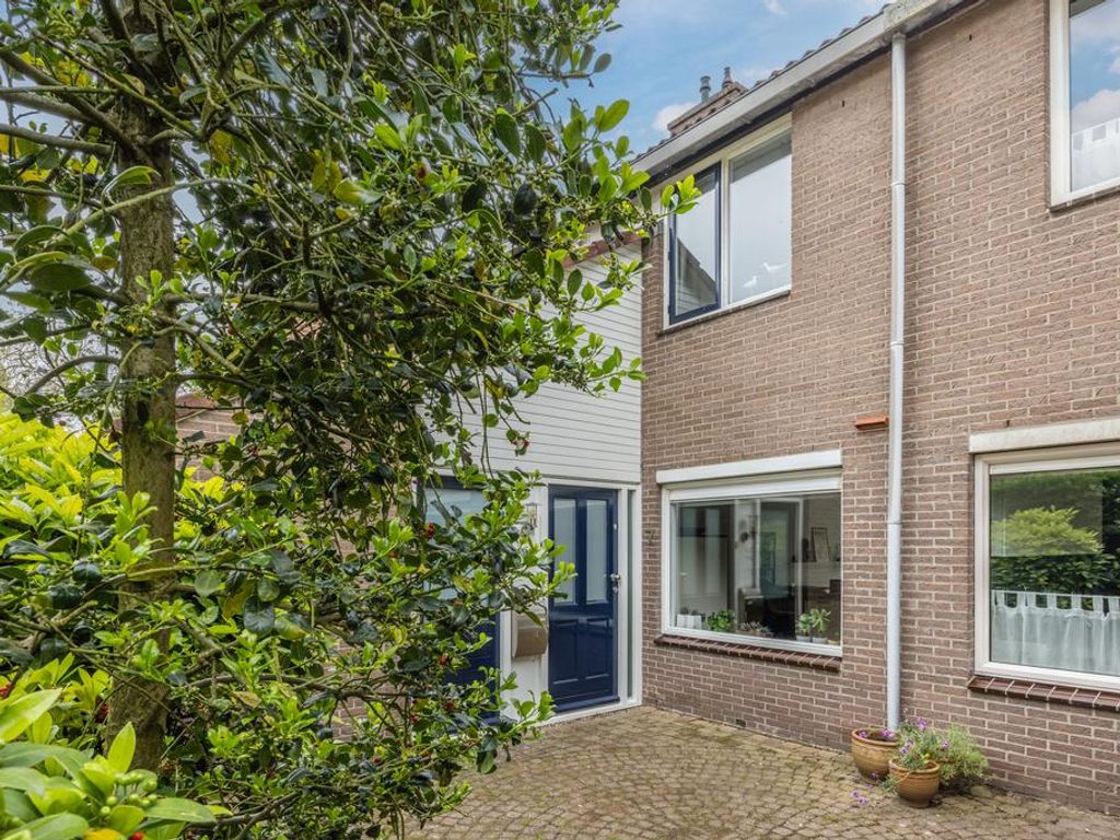 Acacia 7, HELLEVOETSLUIS