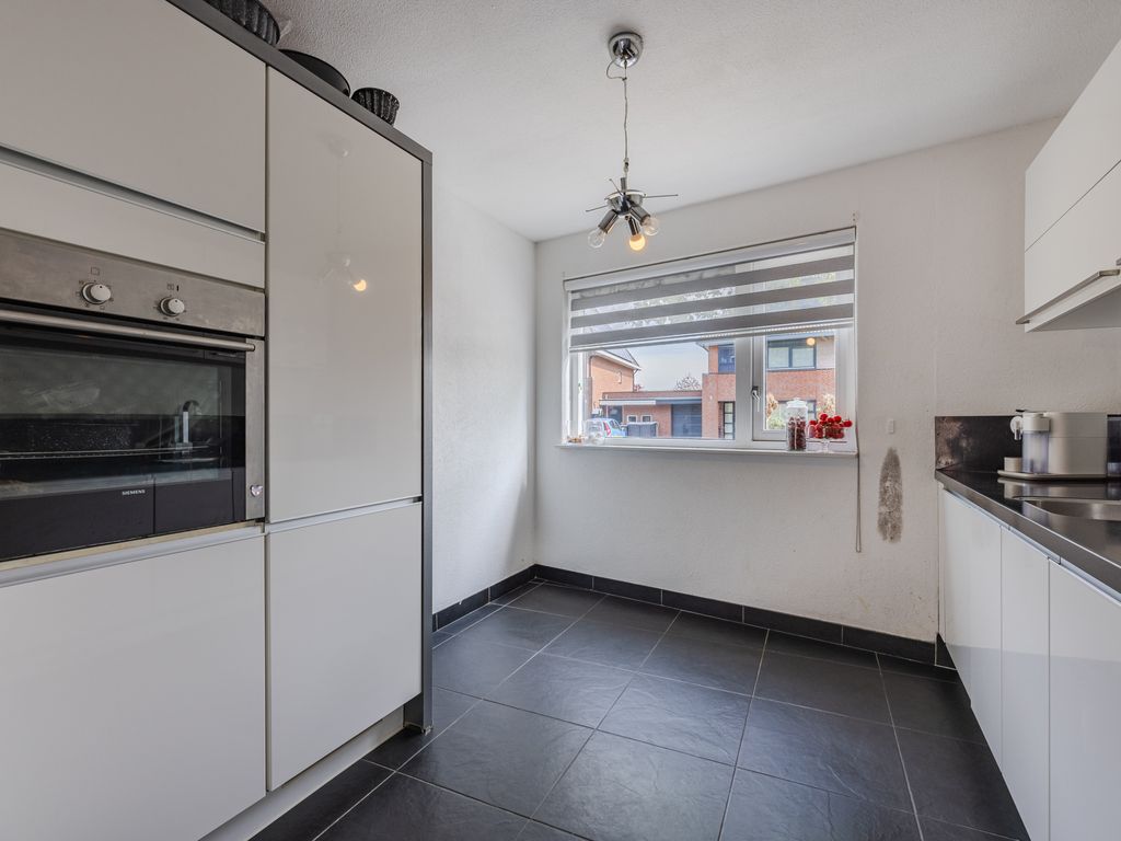 Rondostraat 83, HELLEVOETSLUIS