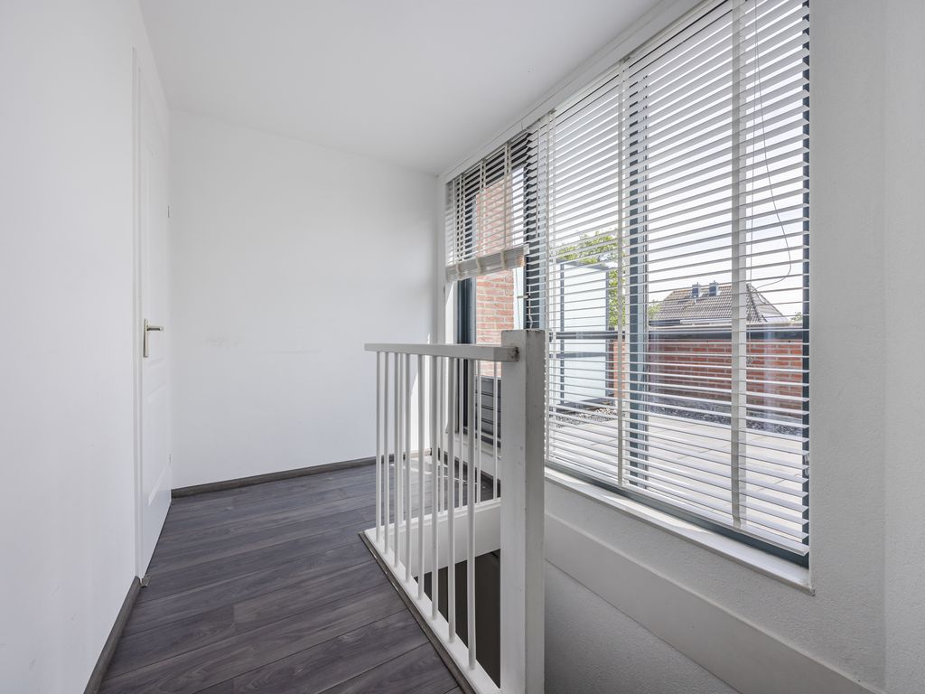 Rondostraat 83, HELLEVOETSLUIS