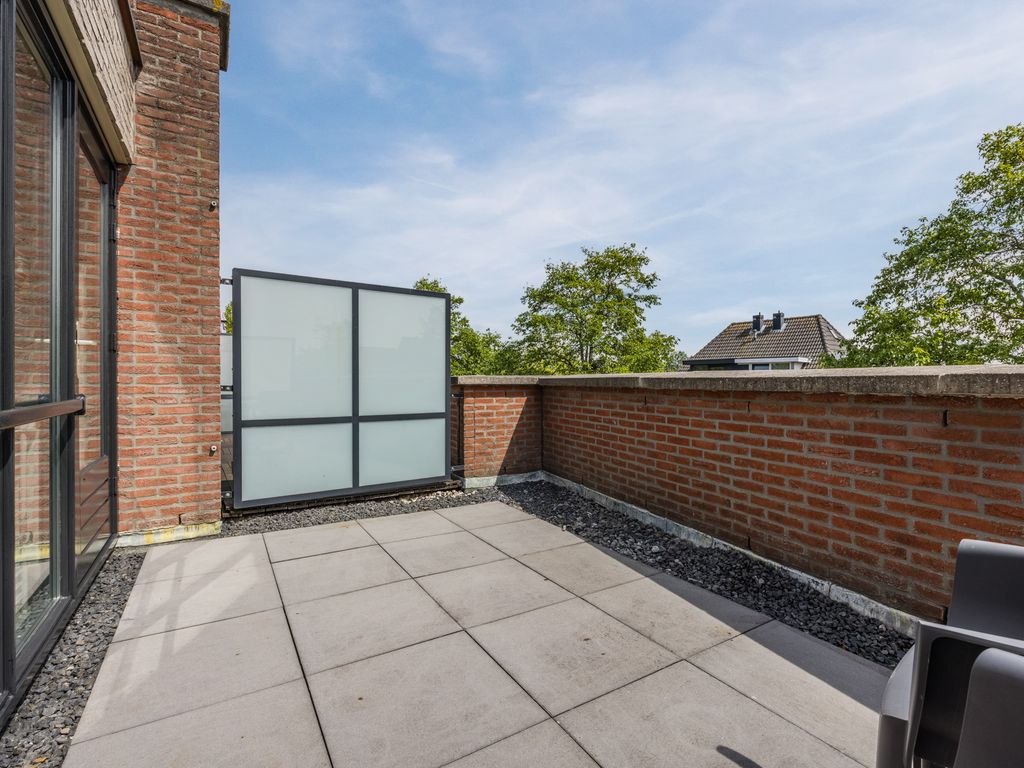 Rondostraat 83, HELLEVOETSLUIS