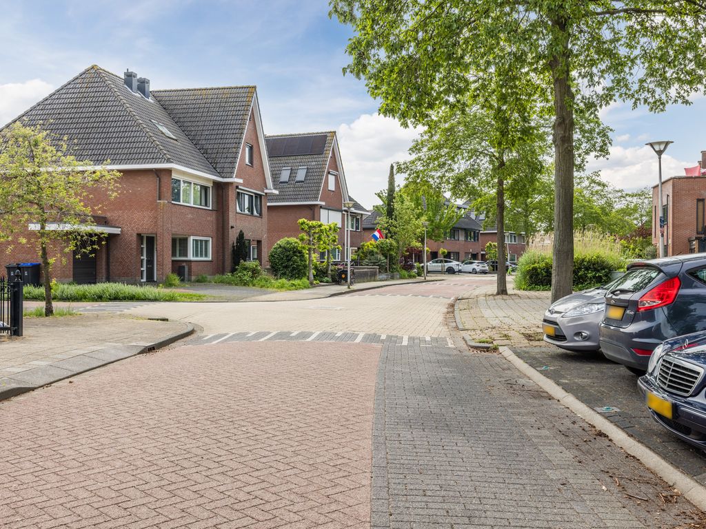 Rondostraat 83, HELLEVOETSLUIS
