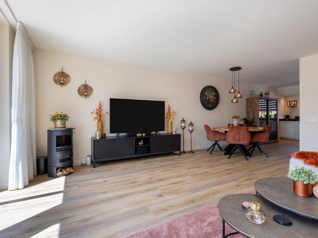 Largostraat 22, HELLEVOETSLUIS