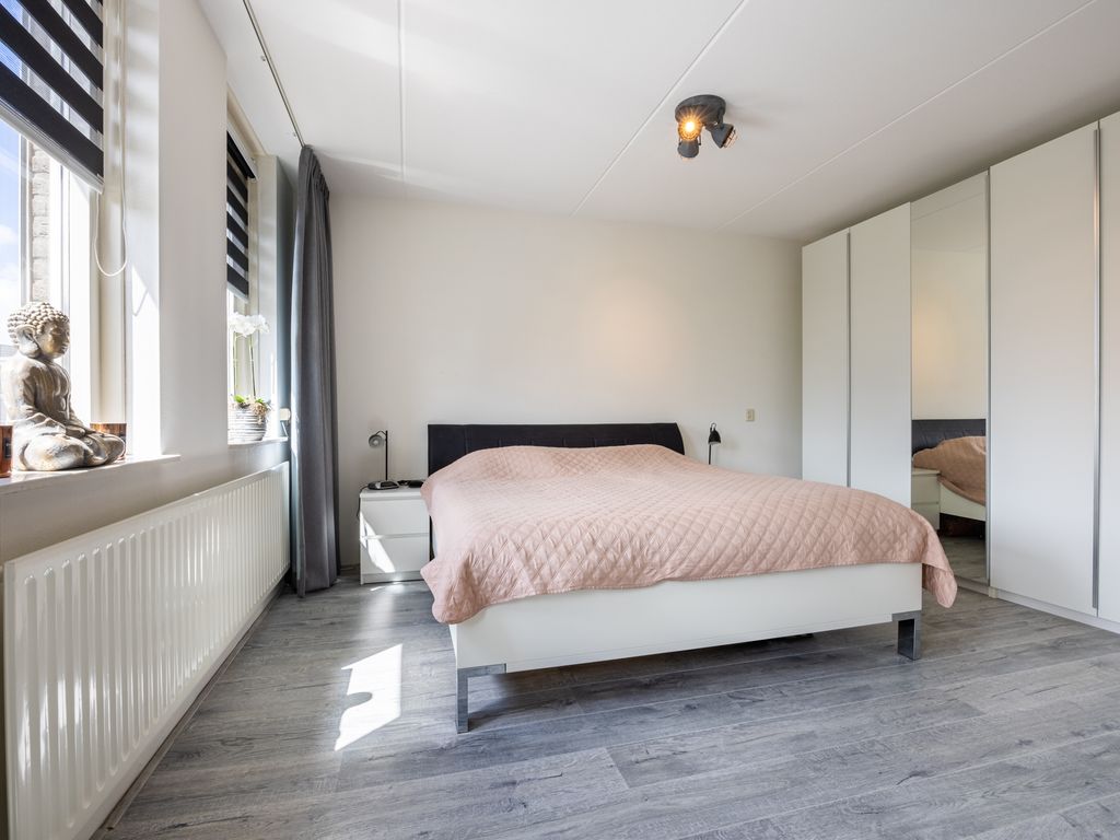 Largostraat 22, HELLEVOETSLUIS