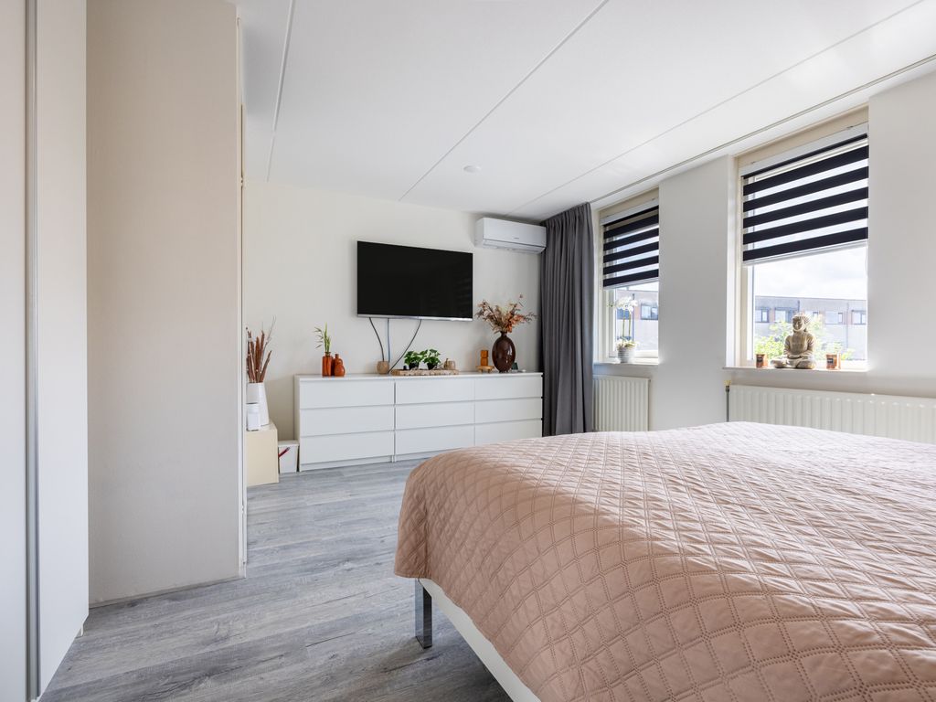 Largostraat 22, HELLEVOETSLUIS