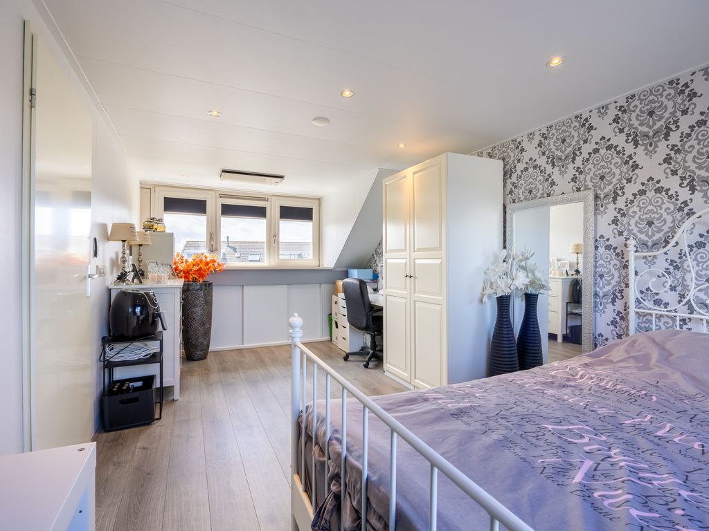 Largostraat 22, HELLEVOETSLUIS