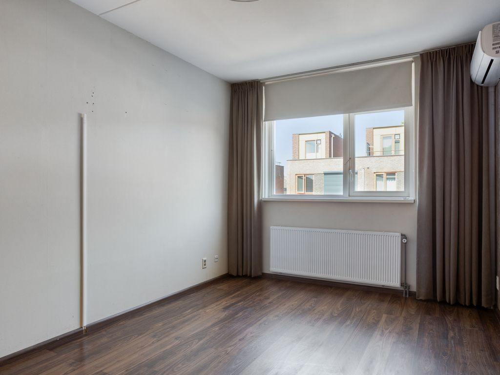 De Plataan 11, ROZENBURG