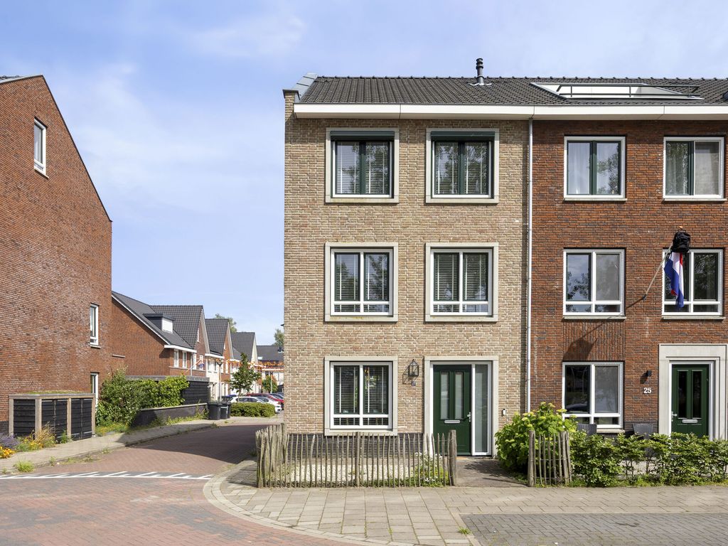 Spoorbaan 27, HELLEVOETSLUIS