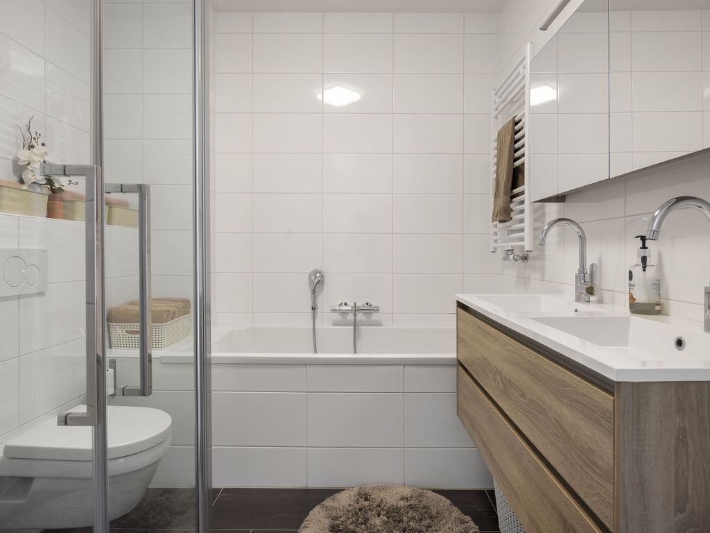 Spoorbaan 27, HELLEVOETSLUIS