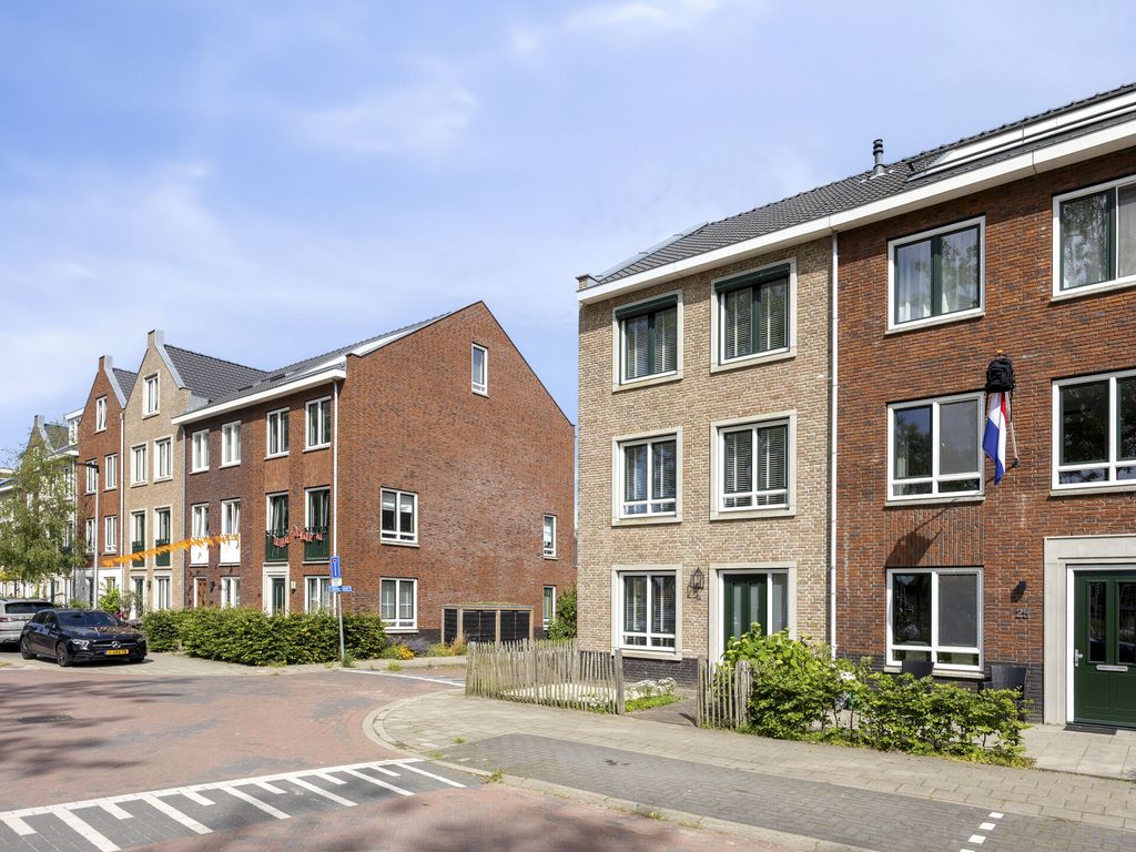 Spoorbaan 27, HELLEVOETSLUIS