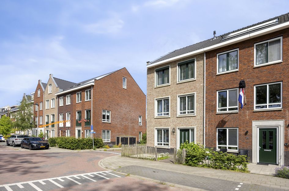 Spoorbaan 27