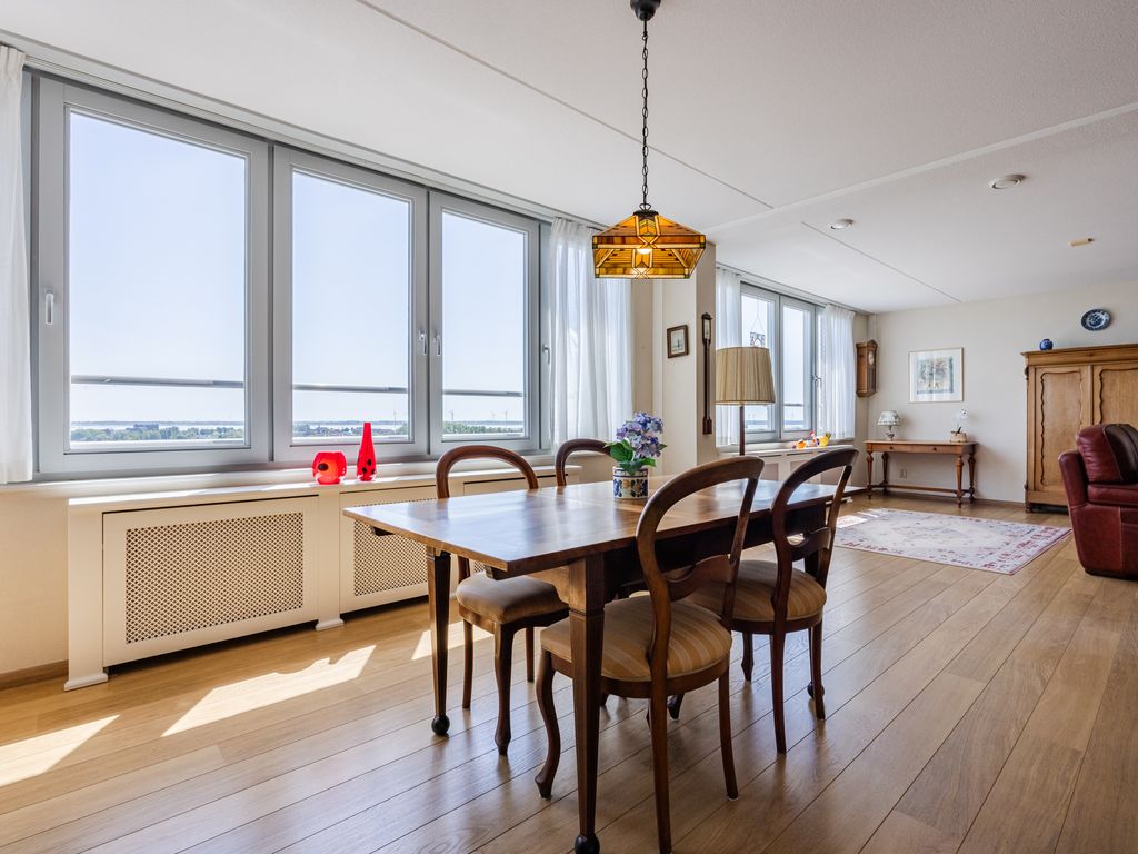 P C Hooftstraat 109, HELLEVOETSLUIS