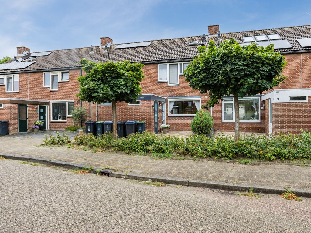 Geep 7, HELLEVOETSLUIS