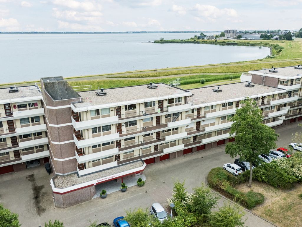 Zeegat 118, HELLEVOETSLUIS
