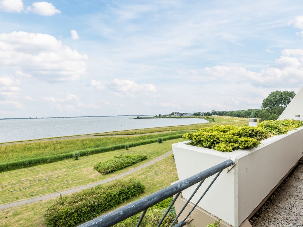 Zeegat 118, HELLEVOETSLUIS