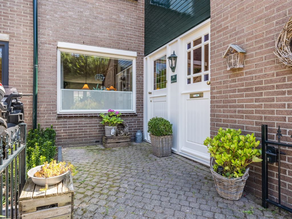 Vuurdoorn 34, HELLEVOETSLUIS