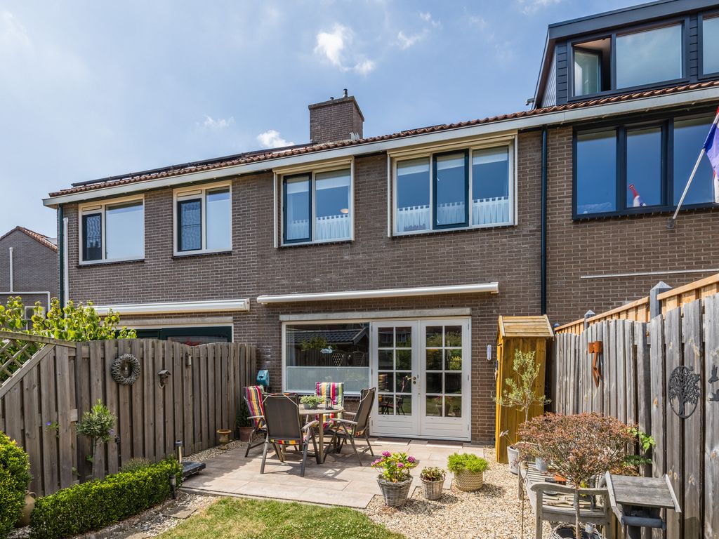 Vuurdoorn 34, HELLEVOETSLUIS
