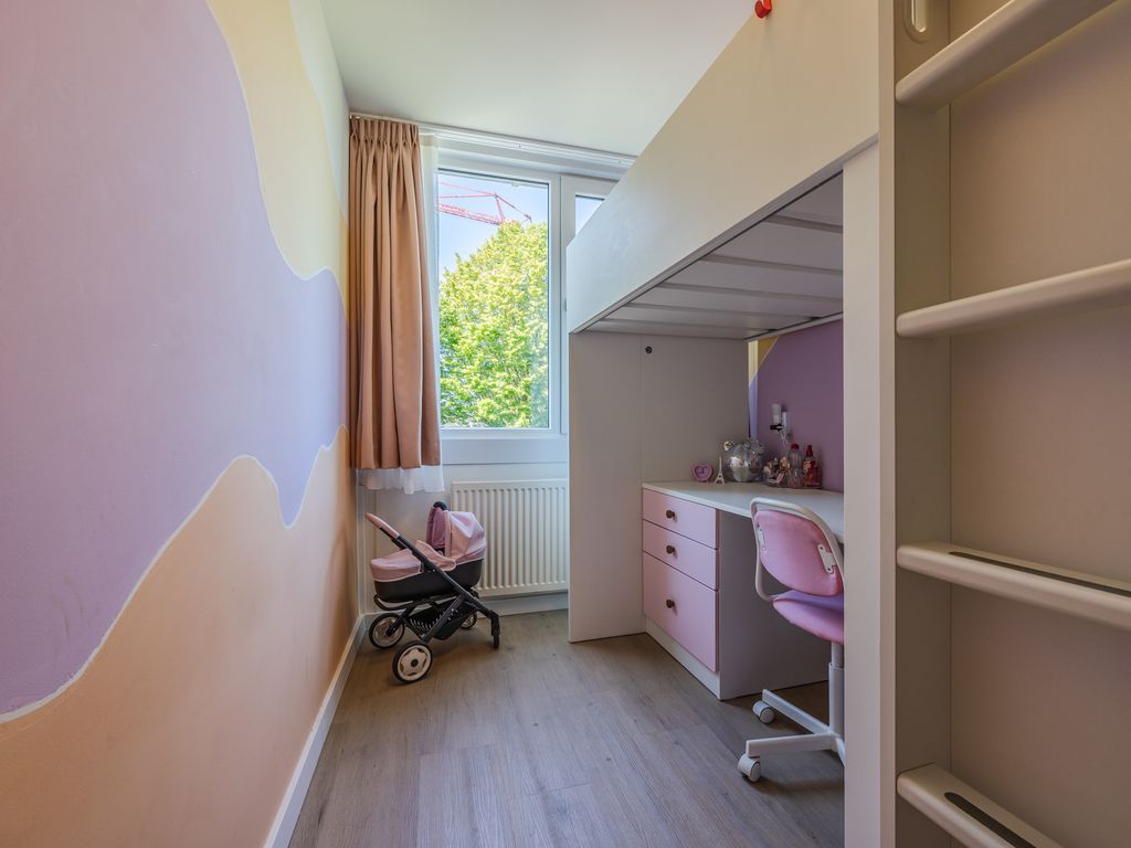 Handbalpad 13, HELLEVOETSLUIS