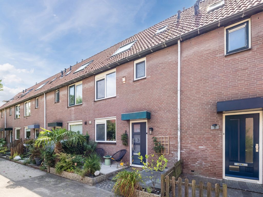 Boegbeeld 3, HELLEVOETSLUIS